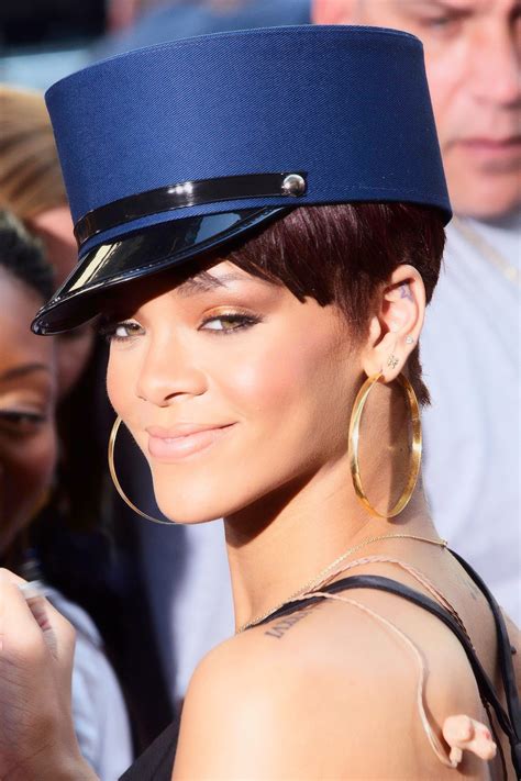 Rihanna - Steckbrief, Bilder, Alben, Biografie & Fakten
