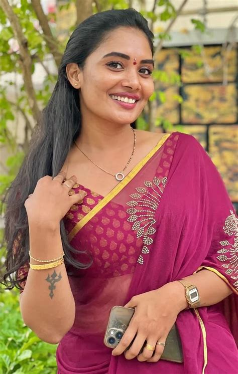 CHANDNI POURNAMI | Glamour beauty, Beautiful arab women, Beautiful ...