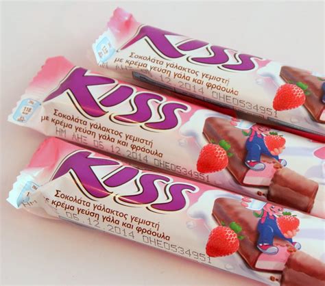 ciocolata kiss cu capsuni bonbon candy