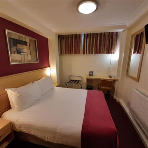 Classic Double Room - The Americana Hotel