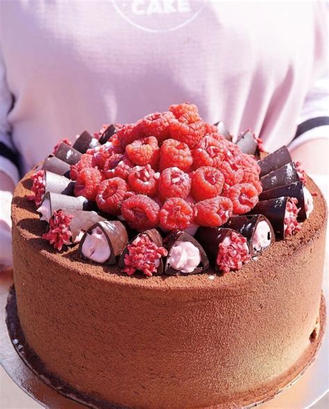 Торт «Шоколадная Малина» с доставкой по Москве | OMG Cake