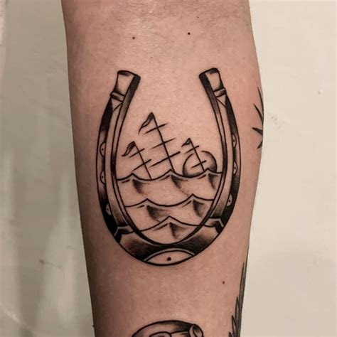 20 Distinguished Horseshoe Tattoo Ideas and Meanings