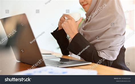 Professional Muslim Businesswoman Muslim Female Manager Stock Photo ...