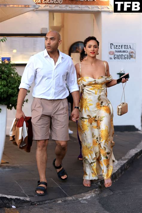 nathalie love fit nude 4