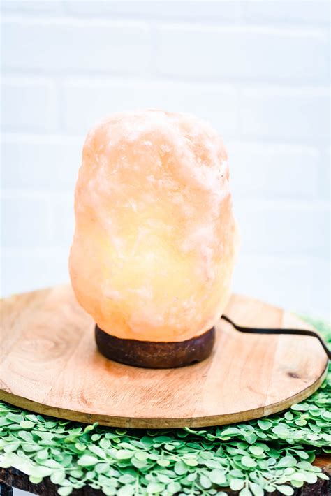 5 Ways A Himalayan Salt Lamp Can Boost Your Mood - Renee Speaking