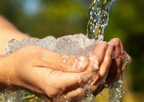Как простая вода поможет сбросить лишний вес