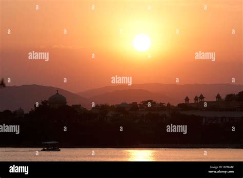 Udaipur Lake Sunset Stock Photo - Alamy