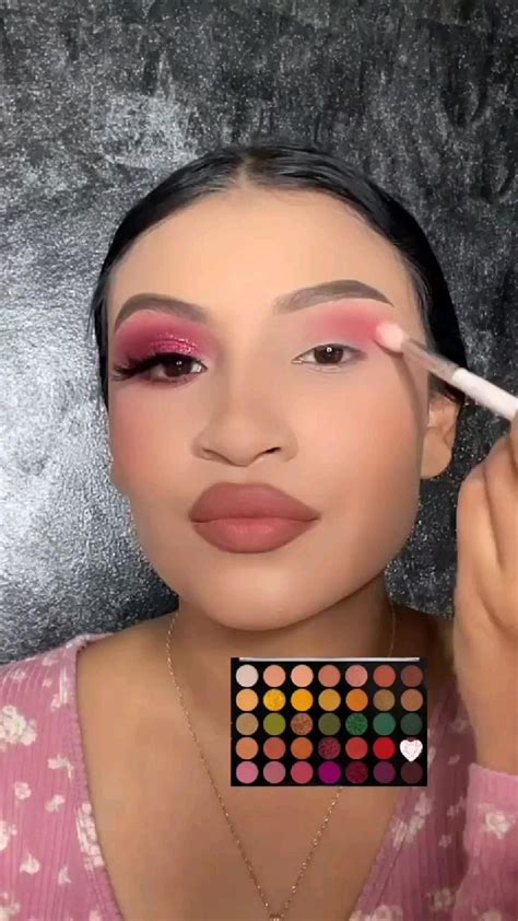 Pin on maquillaje extravagante