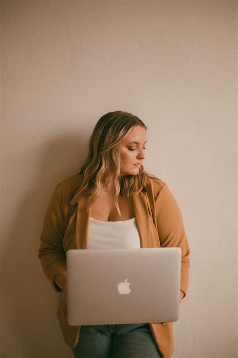 3 Programs To Simplify Your Business - annikaframe.com