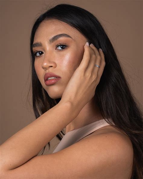 Noa Argamani | ♡︎ Makeup by @oriarum Photography by @edenzemer | Instagram