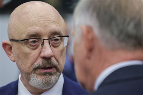 Ukraine's defense minister ‘optimistic’ about new tanks, fighter jets ...