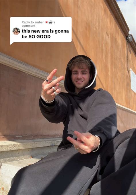 Romantic night #classy #elegant | Atomic (@atomic.keerati)