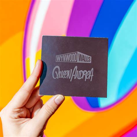 Queen Andrea HOLA HERMOSA Magnet – The Wynwood Walls Shop