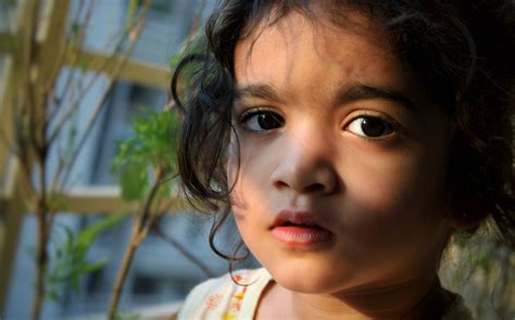 Download Hd Girl Innocent Look Wallpaper | Wallpapers.com