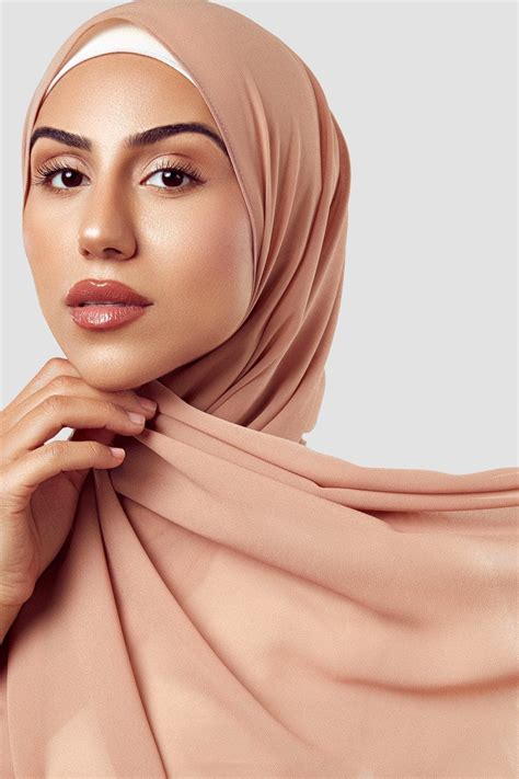 Basic Luxe Chiffon Hijab- Sabeen | Chiffon collection, Chiffon, Chiffon
