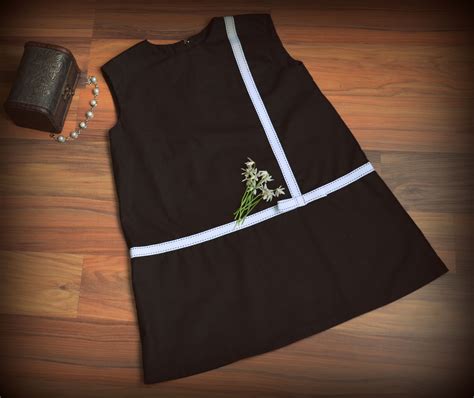 Классическое черное платье | Skirts, Fashion, Apron