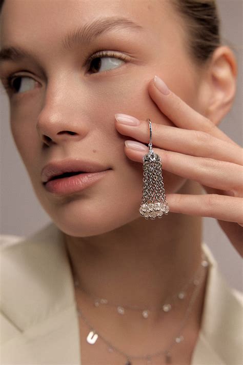 Кольцо с кисточкой на тонкой основе Vespera silver - VERUSCHKA