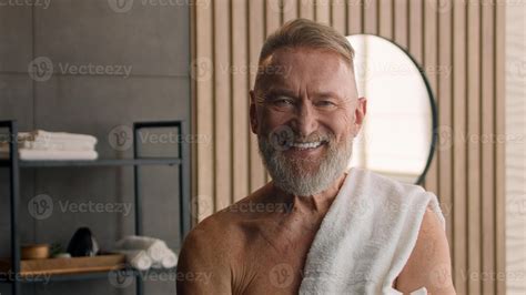 Mature Men Nude Pictures