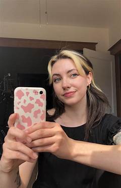 Selfie Scroller Confession I Regret Everything I Posted Online