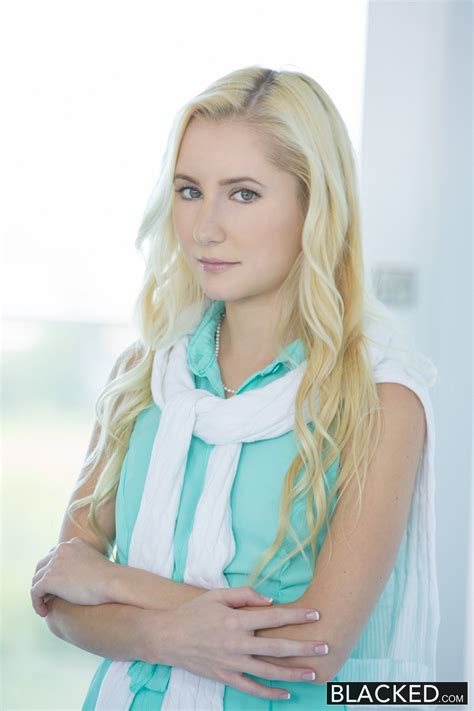 Odette Delacroix (24 фото)