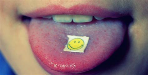 Guy Tripping On LSD Tries To Cut His Dick Off After Punching His Girlfriend