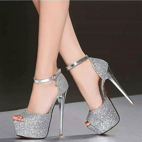 𝒰𝑚 𝑐𝑎𝑠𝑎𝑚𝑒𝑛𝑡𝑜 𝑓𝑜𝑟ç𝑎𝑑𝑜 𝑐𝑜𝑚 𝒥𝑢𝑛𝑔𝑘𝑜𝑜𝑘 | Fashion shoes heels, Shoes heels ...