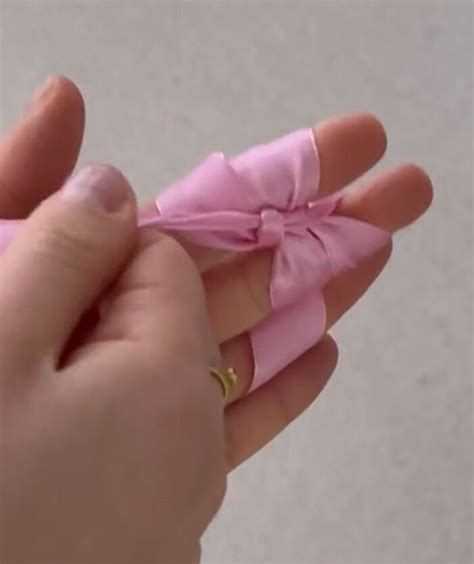 Easy Bow Tutorial for the PERFECT Coquette Bow | Upstyle