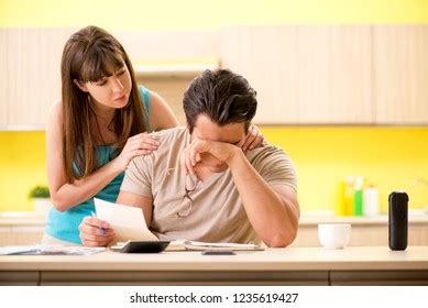 505 Financially Struggling Family Images, Stock Photos & Vectors ...