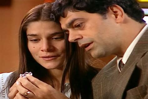 Alma Gêmea: Cristina pega Rafael e Serena no flagra