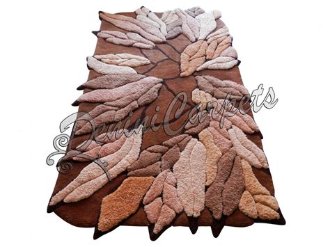 Вълнен килим с листа на две нива. от Denini Carpets