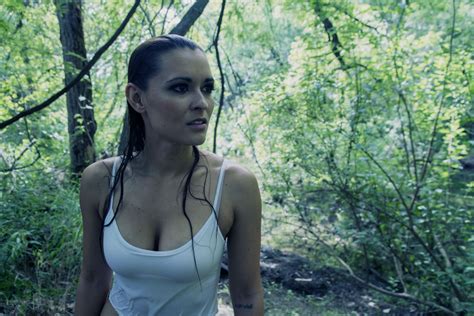 Pictures of Elle LaMont