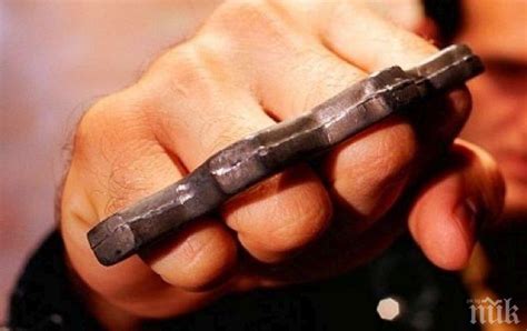 Бабаити пребиха зверски майка и дъщеря и отвлякоха непълнолетно момиче ...