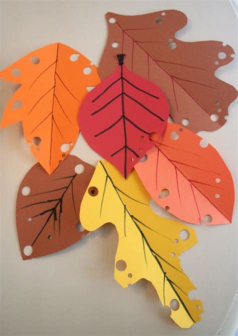mmmcrafts: easy autumn leaf craft | Fall paper crafts, Leaf crafts ...