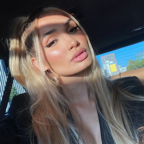 PIA MIA's Amazon Page