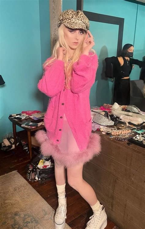 Taylor Momsen - Outfits, Style, and Looks - K4 Fashion