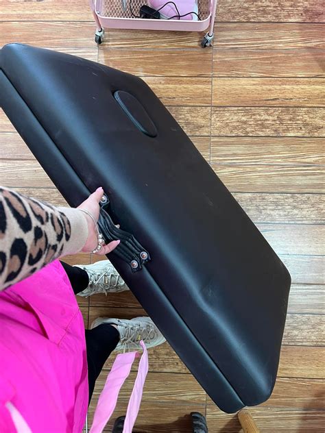 Vaneri Saalon - ⚠️VENDO⚠️ 💅MESA para poner uñas $1,000💅... | Facebook
