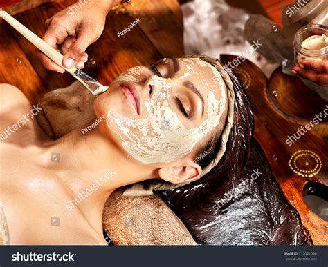 4,733 Ayurvedic face treatment Images, Stock Photos & Vectors | Shutterstock