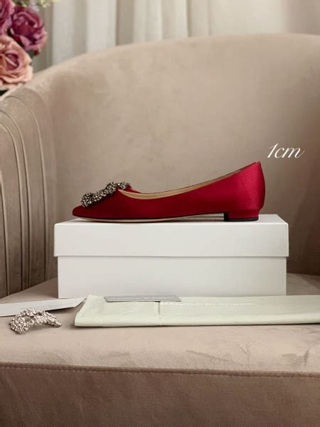 Туфли MANOLO BLAHNIK - купить с доставкой по выгодным ценам в интернет ...