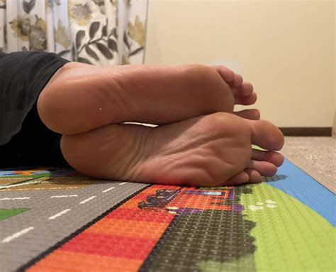 Playful soles | Scrolller