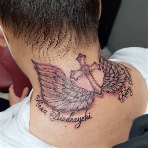 Tattoo • Подборка тату: Крылья на шее (37 фото)