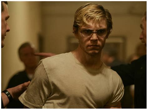 Jeffrey Dahmer Crime Scene Photos Graphic: A Psychologist's Perspective - 54fk9zs