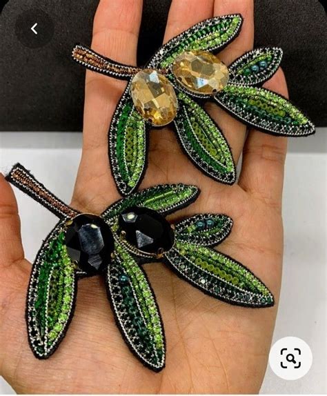 Pin by Pinetki_katrin on idea | Beaded jewelry, Beaded brooch, Handmade ...