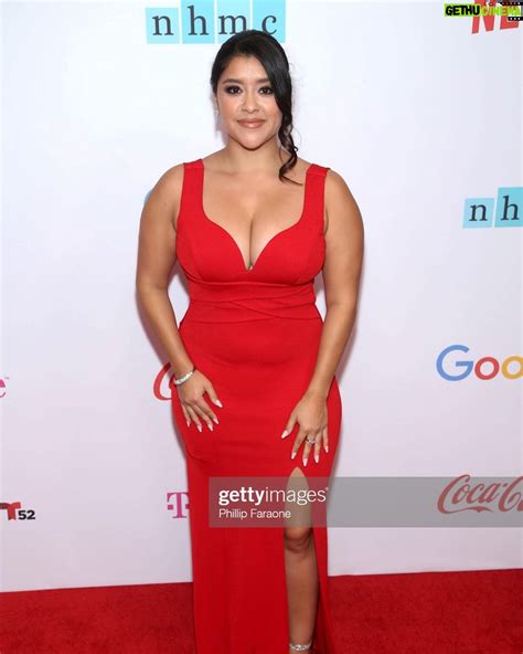 Actress Chelsea Rendon HD Instagram Photos and Wallpapers January 2023