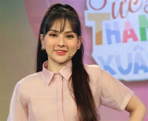 thu thuy biography height life story super stars bio