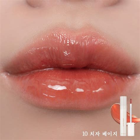 Tutorial: How to Achieve Tinted Glossy Lips | Preview.ph