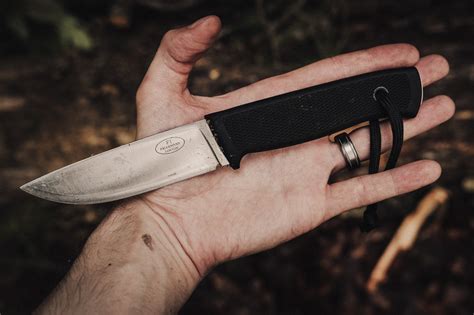 Year Long Fallkniven F1 Review • Swedish Air Force Pilot Survival Knife