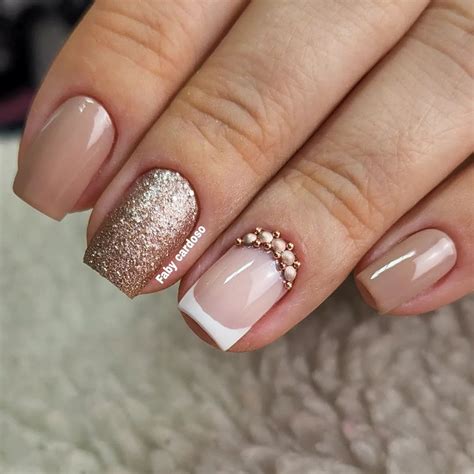 Unhas Cor Clara Decorada