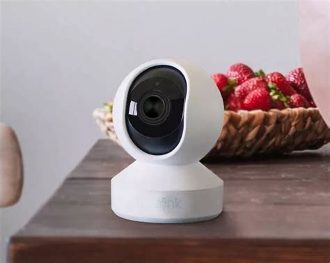 Caméra de surveillance smartphone senior à domicile
