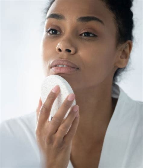 Mastering Pore Care: A Guide to Minimize Pore Size | NIVEA