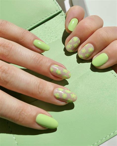 25 Flower Nail Designs to Rock No Matter the Season